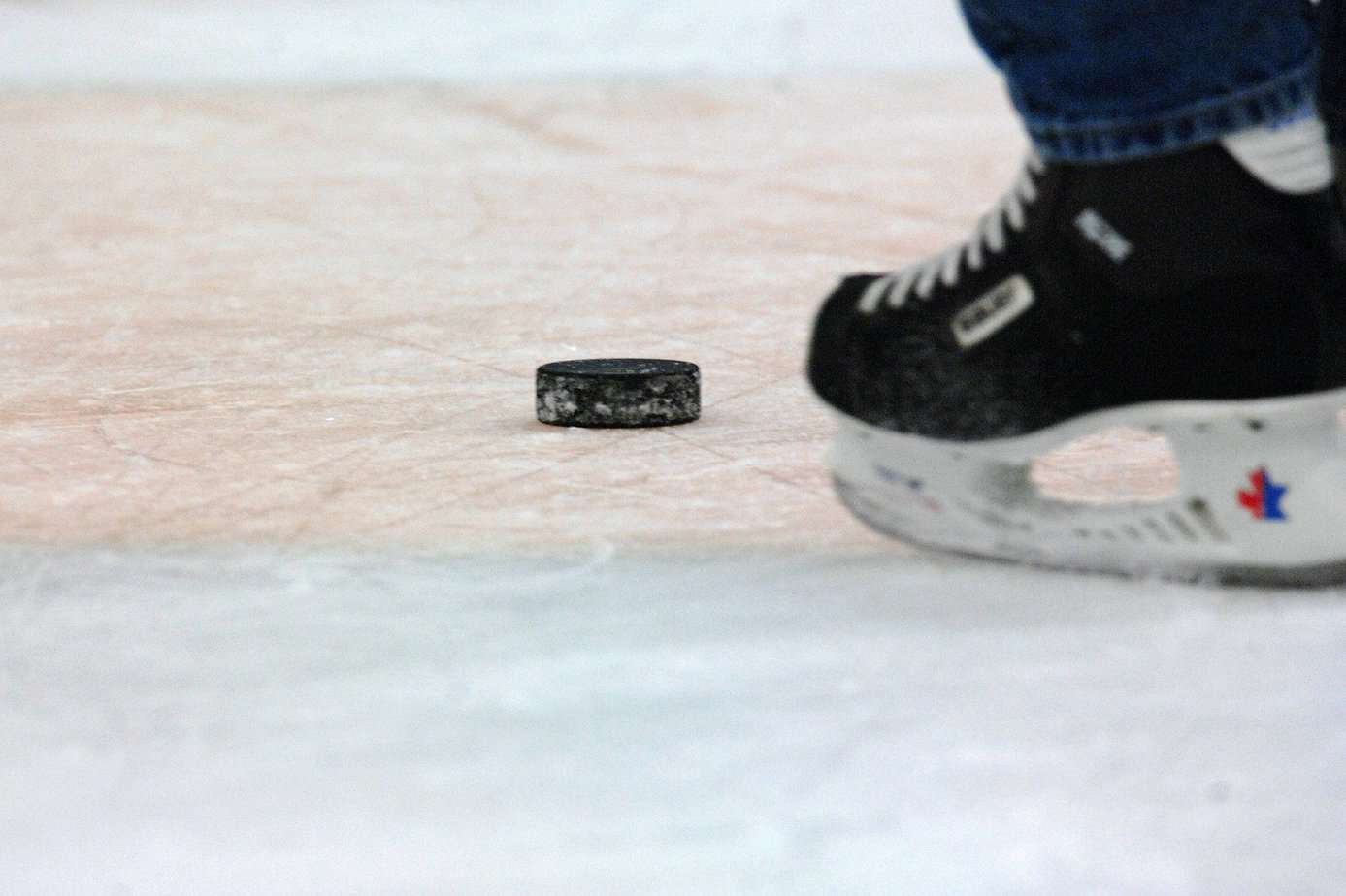 How Often Should You Sharpen Your Hockey Skates? This Often!